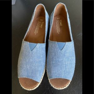 BRAND NEW TOMS women’s shoes size 9